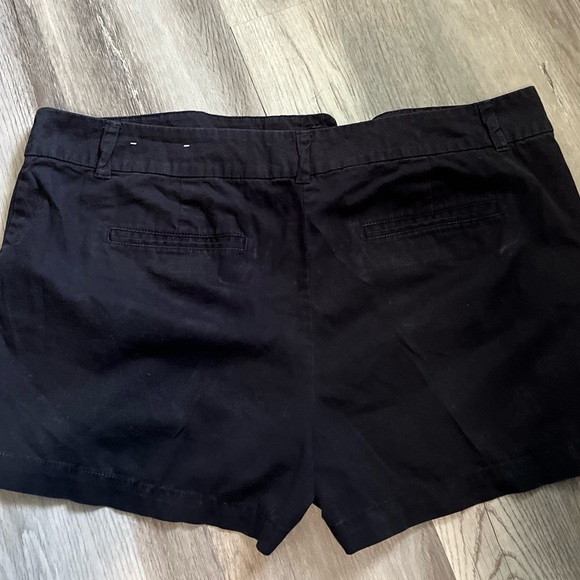 Casual shorts that go with anything - Picture 2 of 3